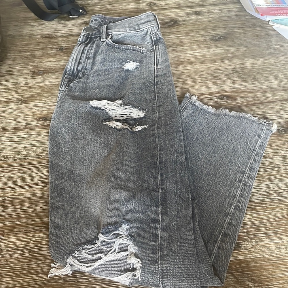 American Eagle Black Ripped Mom Jeans Short Size 0